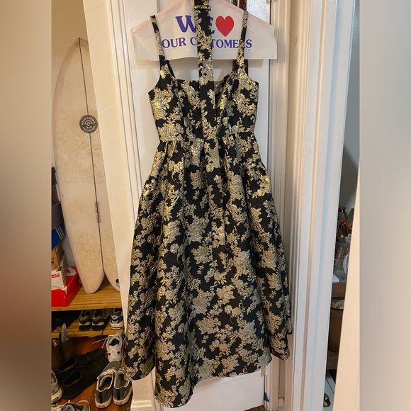 Antonio Melani Black and Gold Metallic A-line Midi Dress - Picture 5 of 8